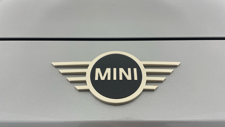 MINI Cooper 135kW E Classic [Level 1] 41kWh 3dr Auto Electric Hatchback